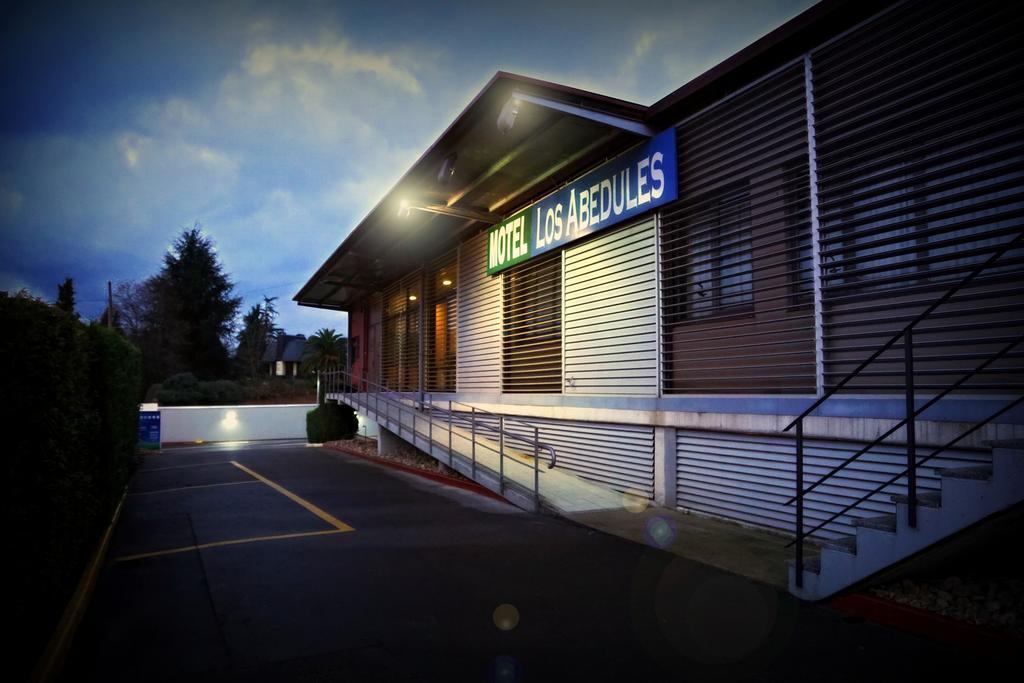 Motel Los Abedules Oviedo Exterior photo